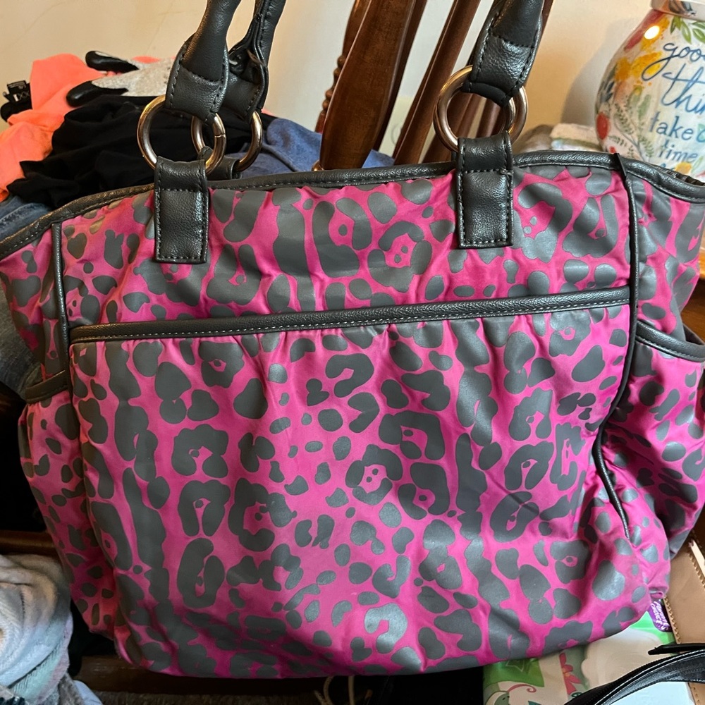 Handbags - Picture 6 of 16